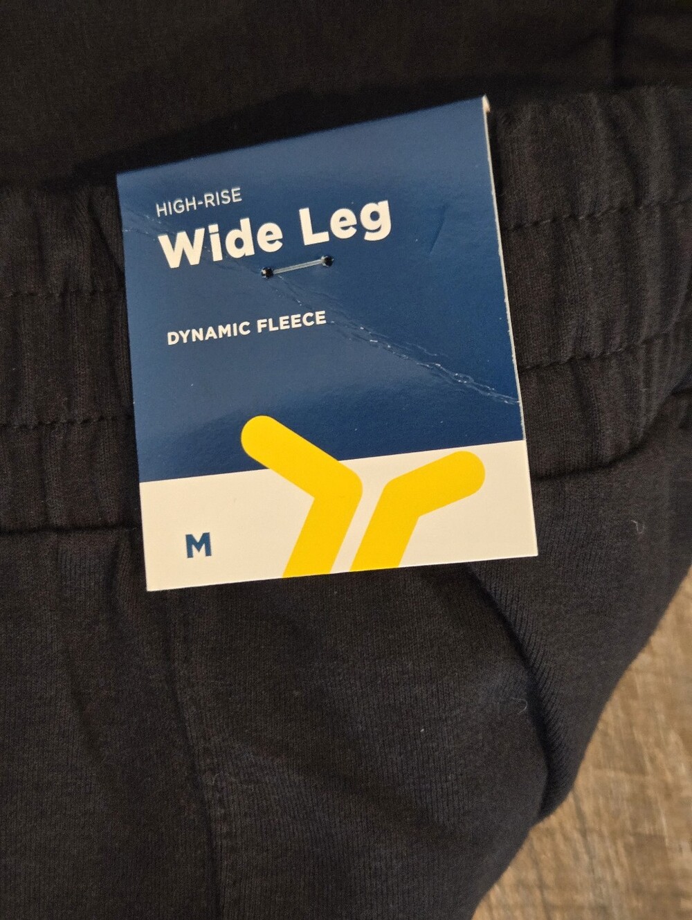 Old Navy High-Waisted Dynamic Fleece Wide-Leg Pants - Picture 6 of 13